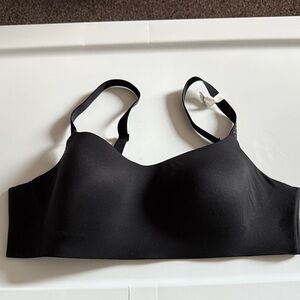 Aerie smoothez size M black bra. Wireless. Lightly padded. New. Never worn.